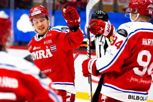 Timrås Erik Andersson jublar med Sebastian Hartmann