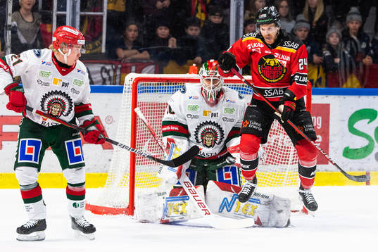 Frölundas målvakt Matthew Tomkins och Luleås Brendan