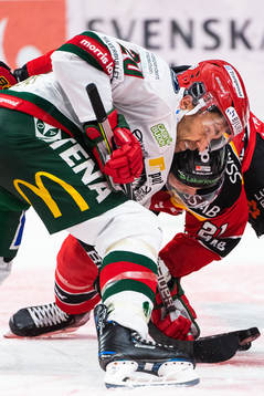 Frölundas Joel Lundqvist tekar mot Luleås Juhani
