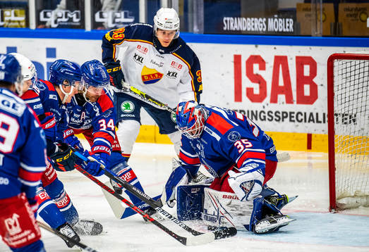 Oskarshamns Philip Samuelsson och målvakt Joe Cannata samt