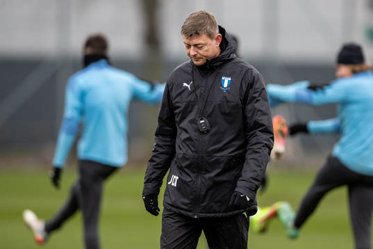 Tränare Jon Dahl Tomasson