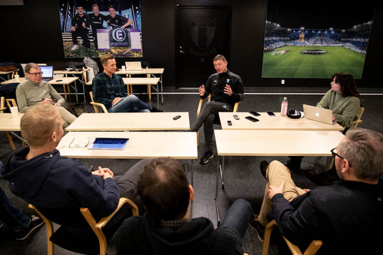 Tränare Jon Dahl Tomasson