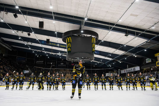 Västerås Lukas Zetterberg jublar