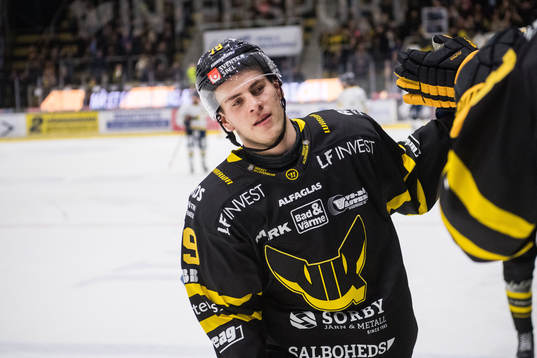 Västerås Gabriel Kangas jublar