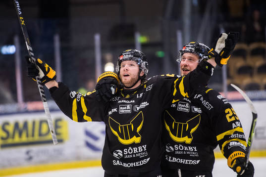 Västerås Lukas Zetterberg och Marcus Bergman jublar