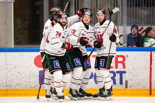 Örebros Christopher Mastomäki jublar