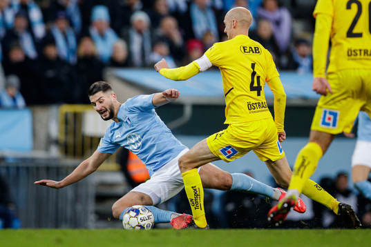 Malmö FFs Antonio Colak och Halmstads Andreas Johansson