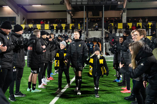 Häckens Rasmus Lindgren tackas av