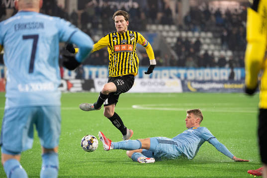 Häckens Alexander Faltsetas och Djurgårdens Elliot Käck