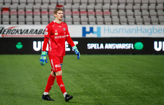 Örebros målvakt Bobby Allain deppar