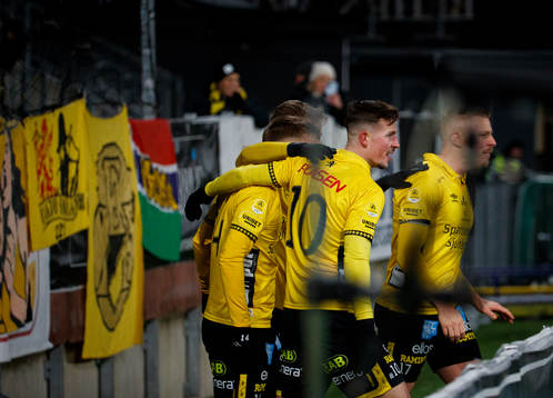 Jubel vid 2-3 målet av Elfsborgs Jeppe Møldrup Okkels