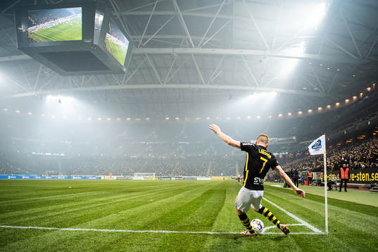 s Sebastian Larsson
