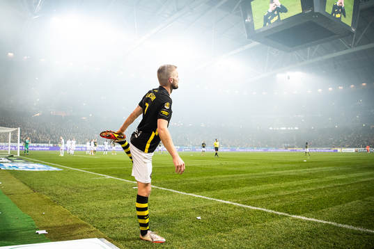 s Sebastian Larsson