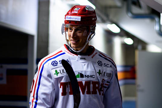 Timrås Robin Alvarez före ishockeymatchen i SHL mellan