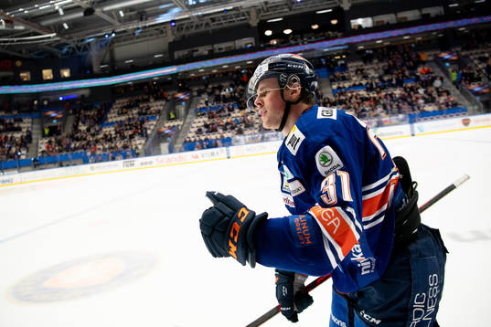 Växjös Olle Lycksell jublar
