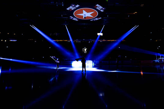 Växjös intro före ishockeymatchen i SHL mellan Växjö