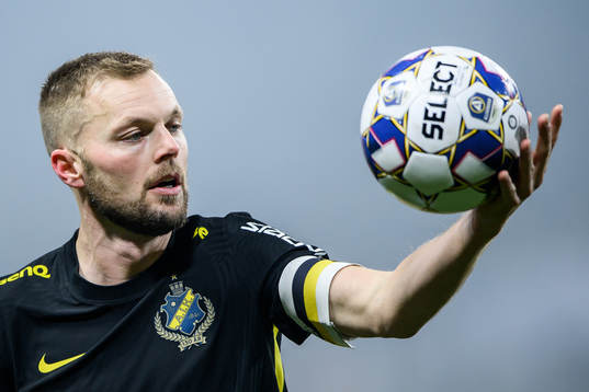 s Sebastian Larsson
