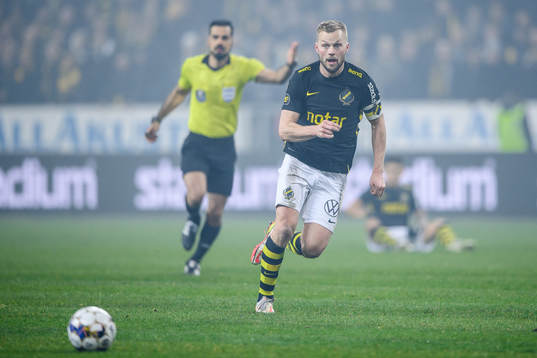 s Sebastian Larsson