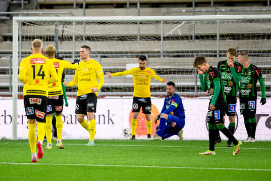 Mjällbys spelare jublar