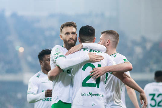 Hammarbys Simon Sandberg och Astrit Selmani jublar