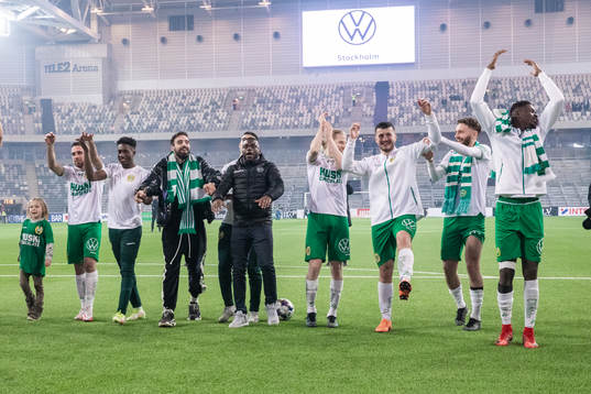 Hammarbys spelare jublar