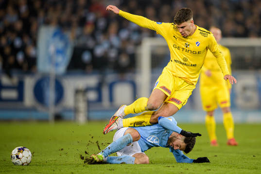 s Erdal Rakip och Halmstads Edvin Kurtulus