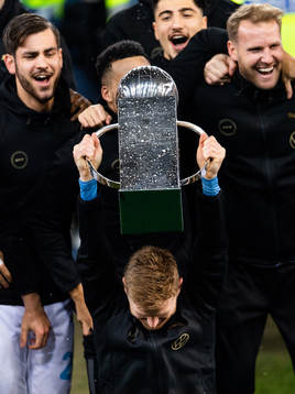 Malmö FFs Anders Christiansen lyfter Lennart Johanssons