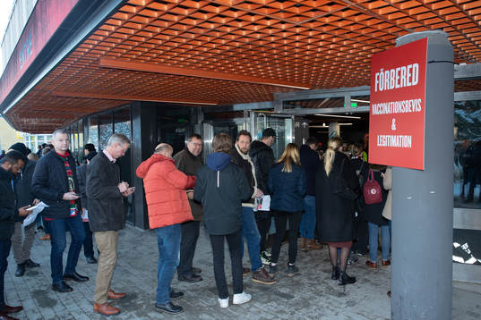 Köer utanför Scandinavium innan ishockeymatchen i SHL