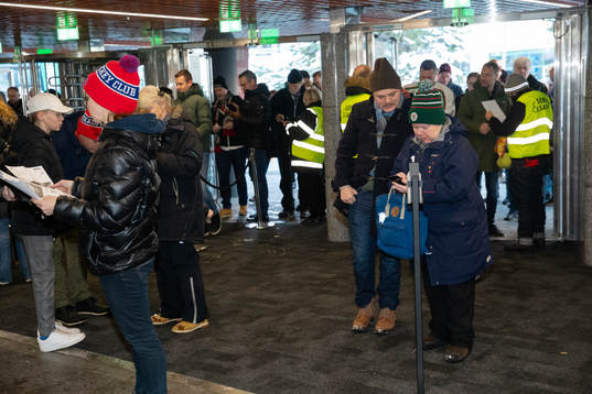 Köer utanför Scandinavium innan ishockeymatchen i SHL
