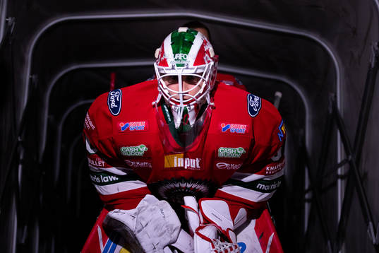 Frölundas målvakt Matthew Tomkins innan ishockeymatchen i