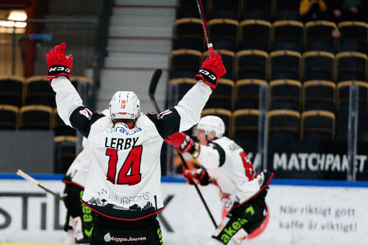 Malmö Redhawks Carl-Johan Lerby jublar