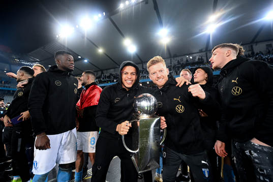 Malmö FFs Romain Gall och Anders Christiansen jublar med