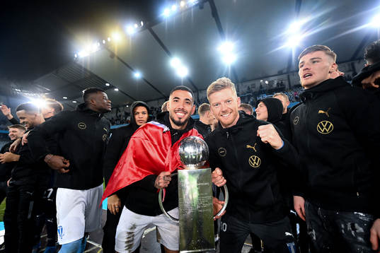 Malmö FFs Sergio Pena och Anders Christiansen jublar med