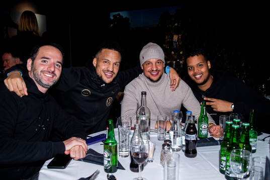 Malmö FFs Martin Olsson och brodern Marcus Olsson jublar