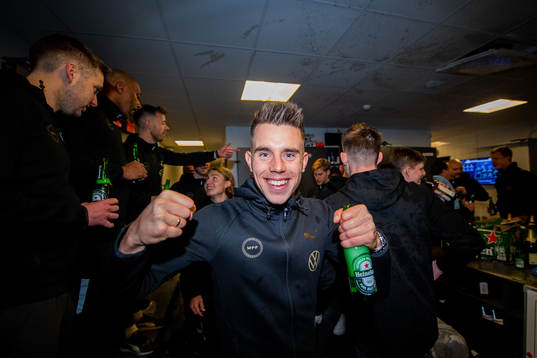 Malmö FFs Jonas Knudsen jublar i omklädningsrummet