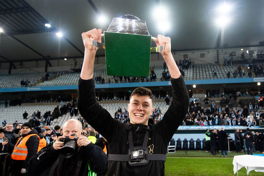 Malmö FFs Anel Ahmedhodzic jublar med Lennart Johanssons