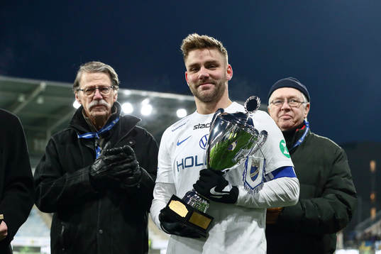IFK Norrköpings Christoffer Nyman får pris av