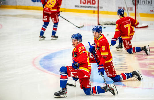 Oskarshamns Lukas Pilö iförd Kalmar HC tröja