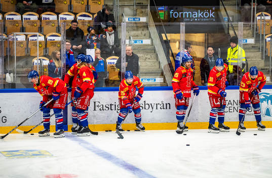 Oskarshamns spelare iförda Kalmar HC tröjor