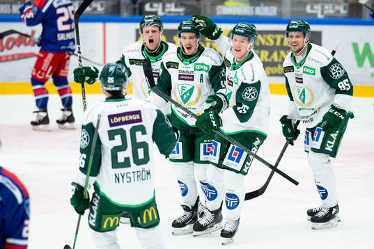Färjestads Joakim Nygård jublar med lagkamraterna
