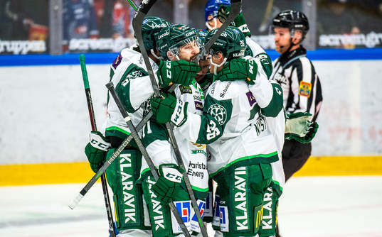 Färjestads Joakim Nygård jublar med lagkamrater