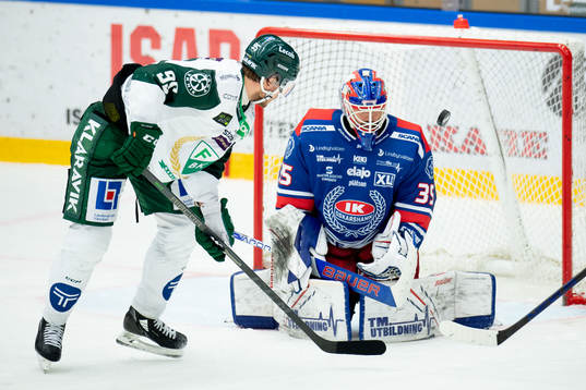 Färjestads Jacob de la Rose oroar framför Oskarshamns