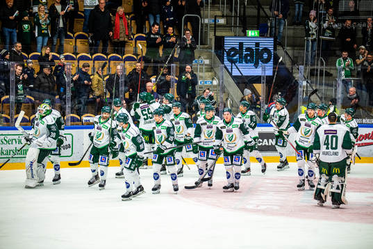 Färjestads spelare jublar