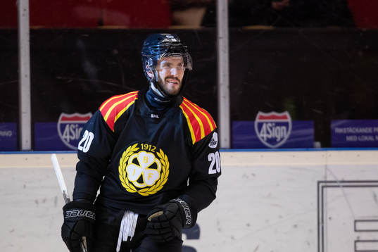 Brynäs Oula Palve jublar