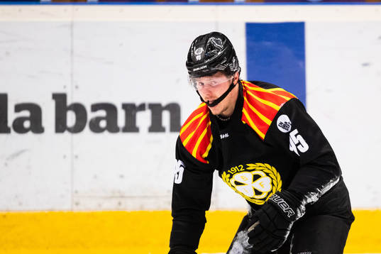 Brynäs Nick Olesen har ont