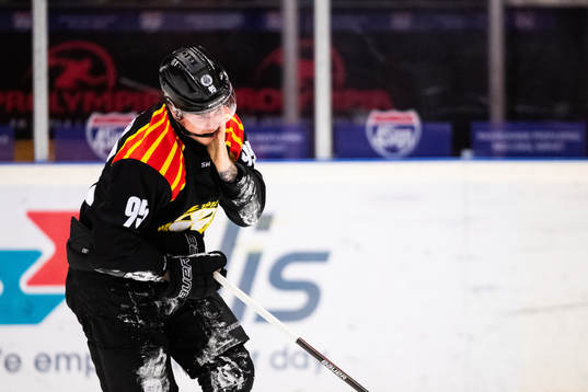 Brynäs Nick Olesen har ont