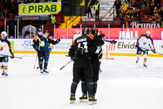 Brynäs spelare jublar 4-0