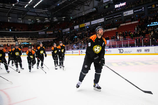 Brynäs Simon Bertilsson jublar