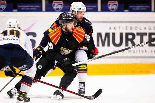 Brynäs Oula Palve och Djurgårdens Peter Holland
