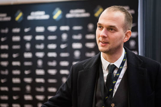 s sportchef Henrik Jurelius